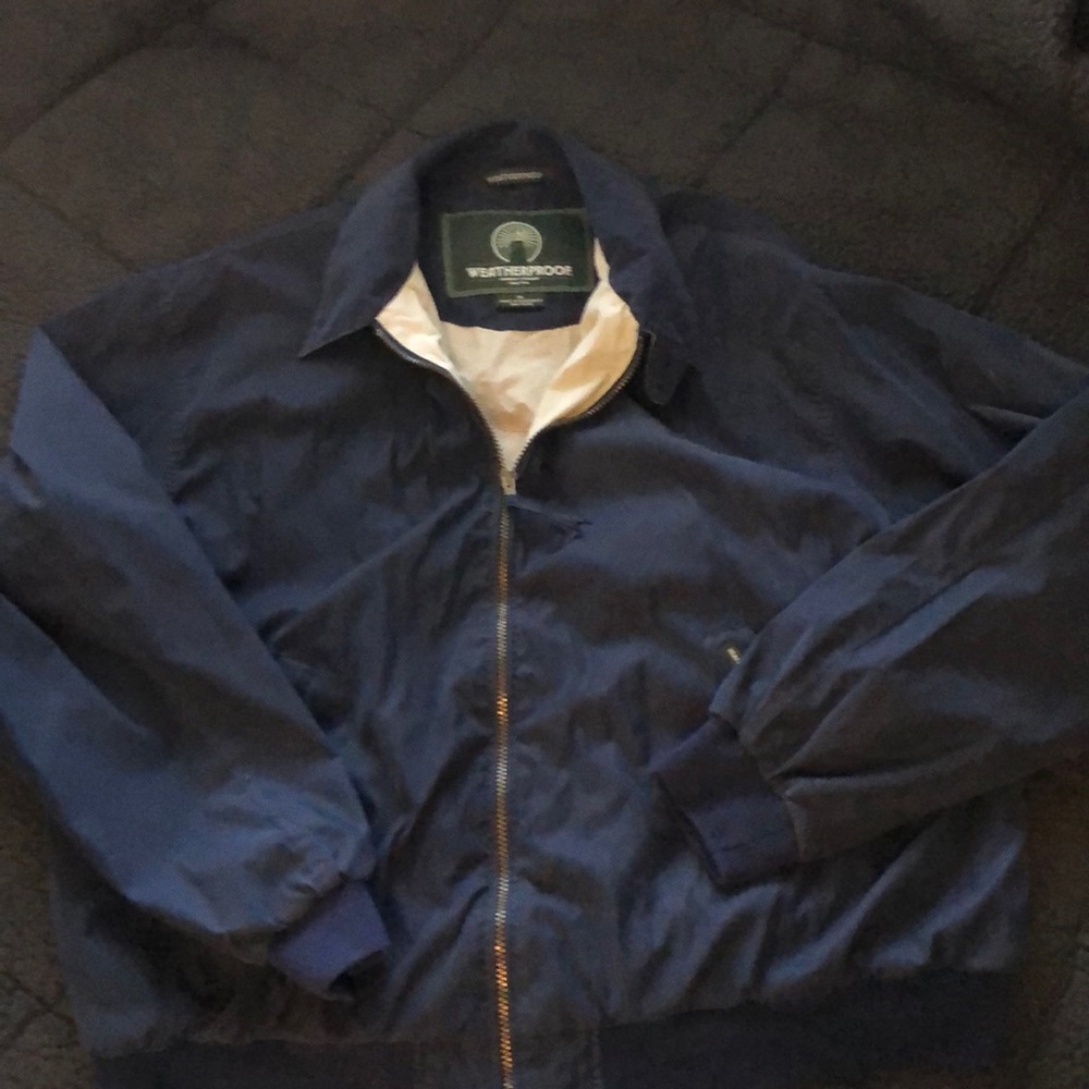 Weatherproof windbreaker